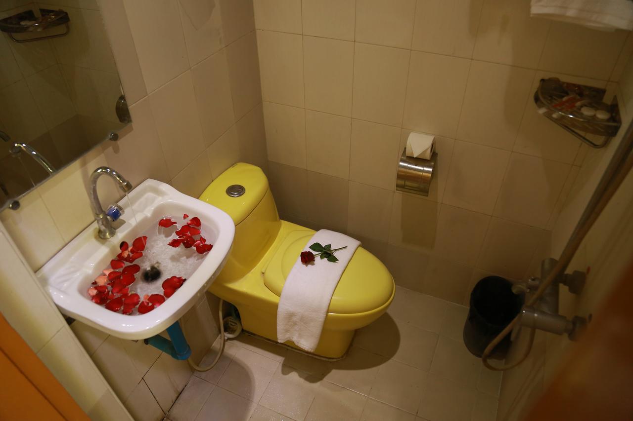 Hotel Shwe Pyi Tan Mandalay Exteriör bild
