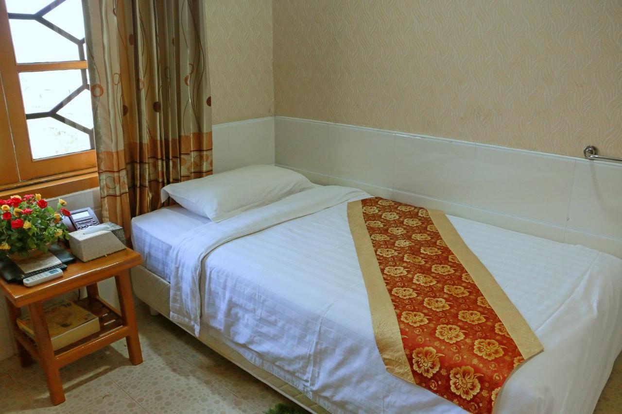 Hotel Shwe Pyi Tan Mandalay Exteriör bild