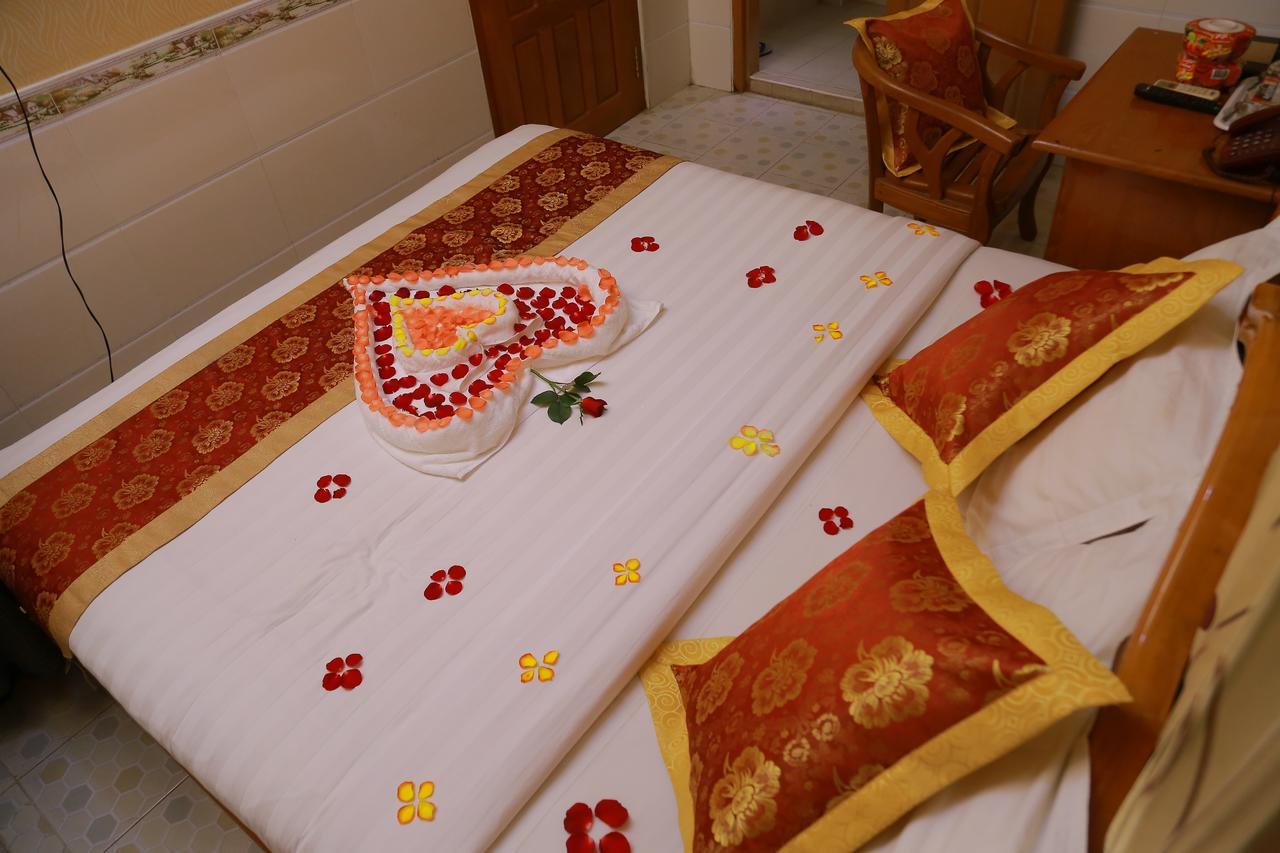 Hotel Shwe Pyi Tan Mandalay Exteriör bild