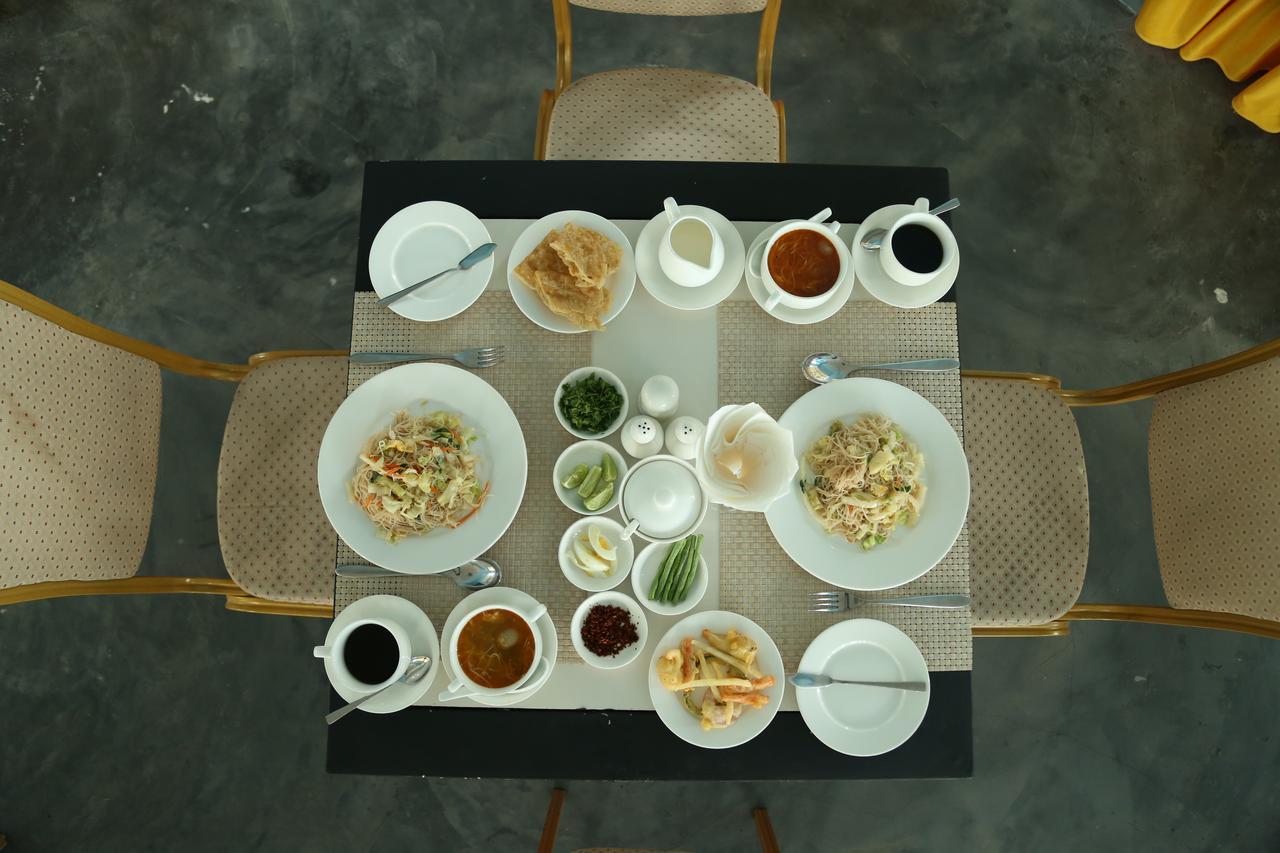 Hotel Shwe Pyi Tan Mandalay Exteriör bild