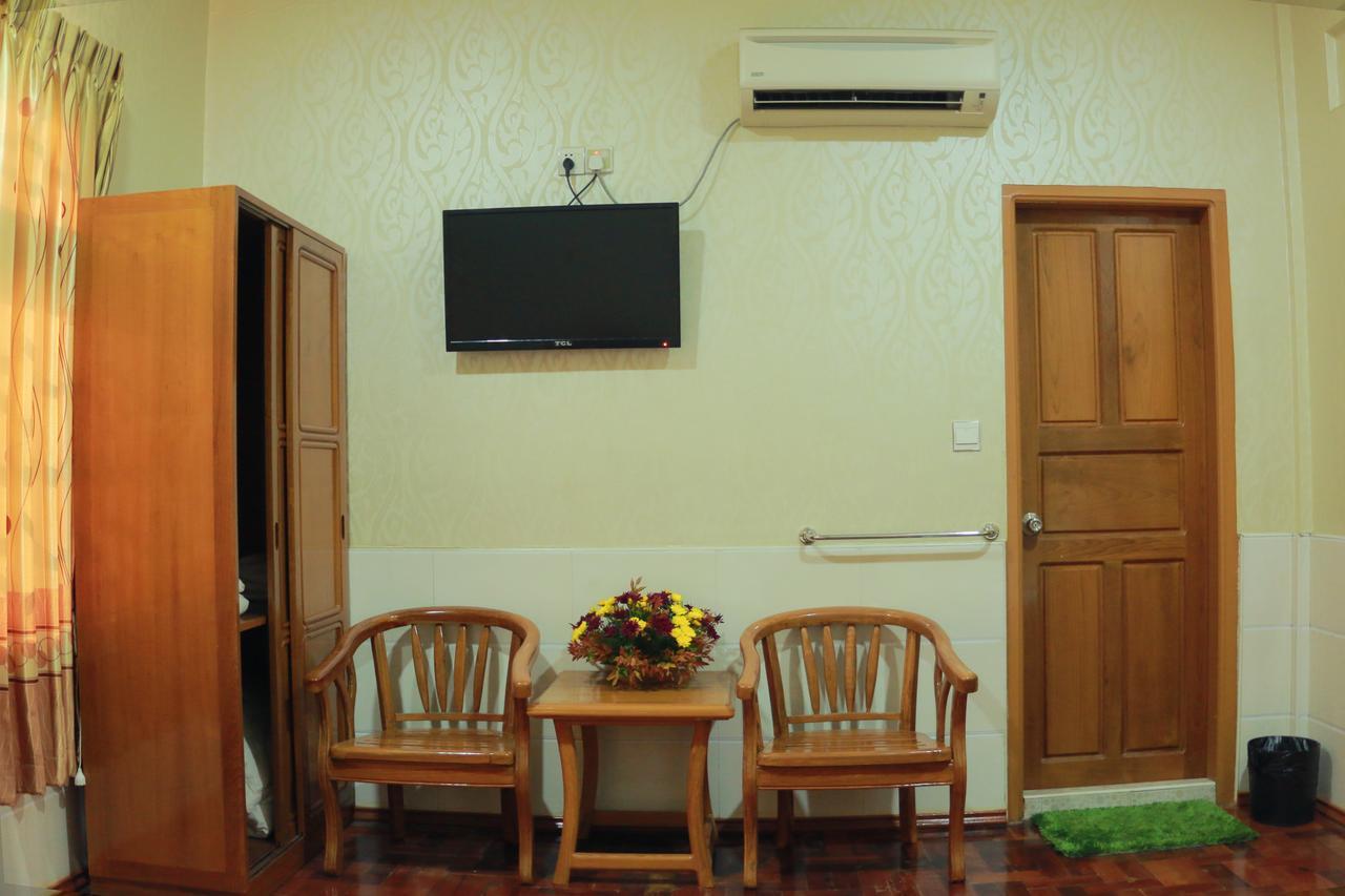 Hotel Shwe Pyi Tan Mandalay Exteriör bild