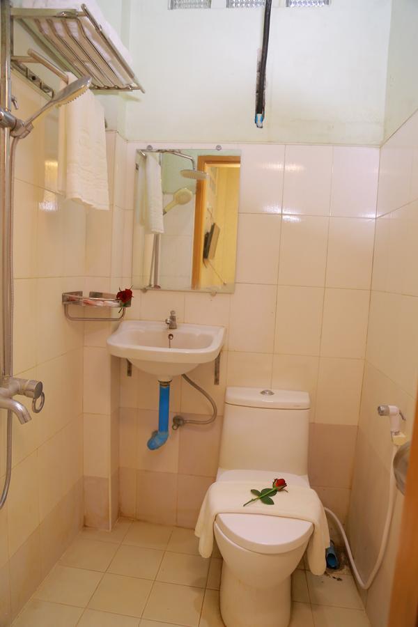 Hotel Shwe Pyi Tan Mandalay Exteriör bild