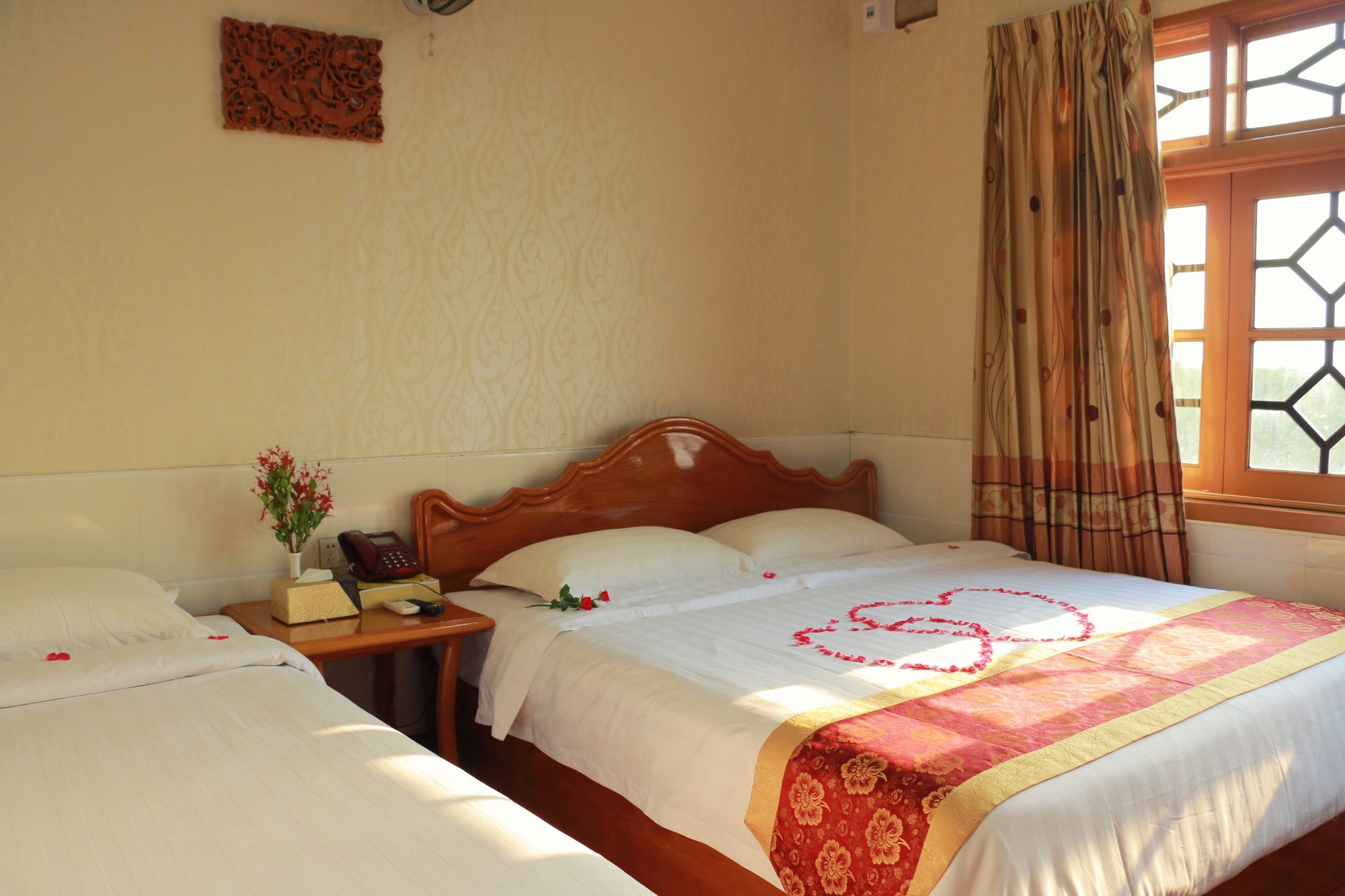 Hotel Shwe Pyi Tan Mandalay Exteriör bild