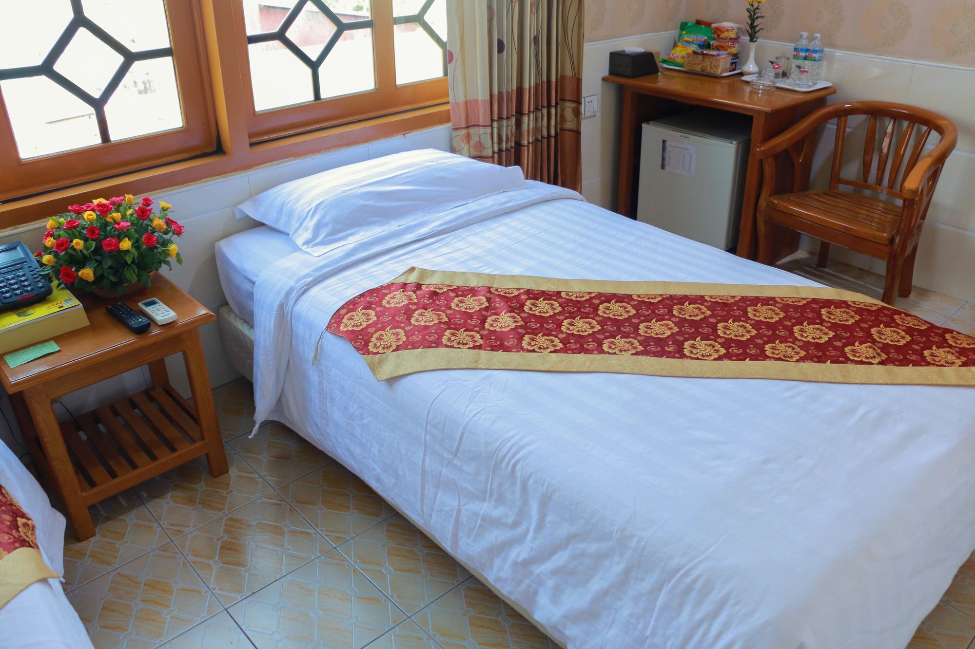 Hotel Shwe Pyi Tan Mandalay Exteriör bild